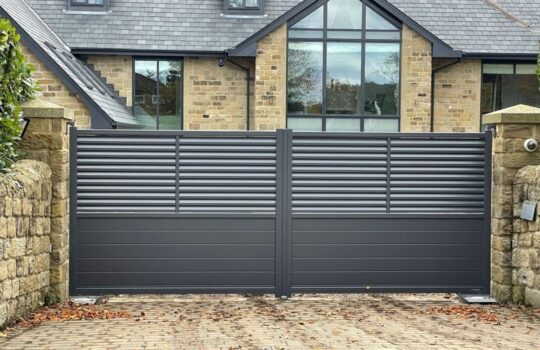 Getting an Automatic Driveway Gate for Your Home or Office