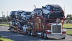 4 Factors to Consider Before Working With a Car Transport Company