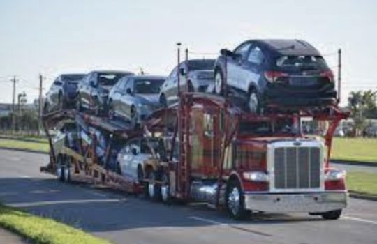 4 Factors to Consider Before Working With a Car Transport Company