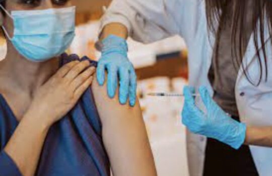6 great reasons to implement a program of workplace flu vaccinations