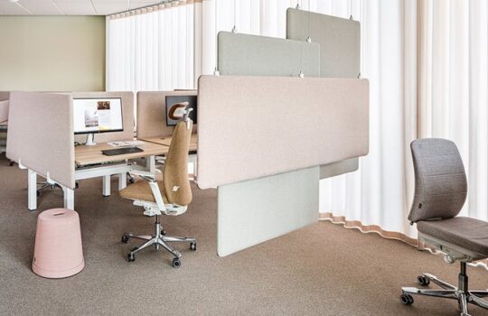 Why Office Screens Are Essential for Open Plan Office Spaces
