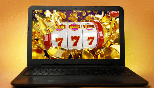 What Keeps Players Spinning Longer in Online Slots