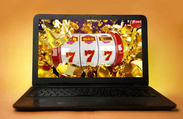 What Keeps Players Spinning Longer in Online Slots